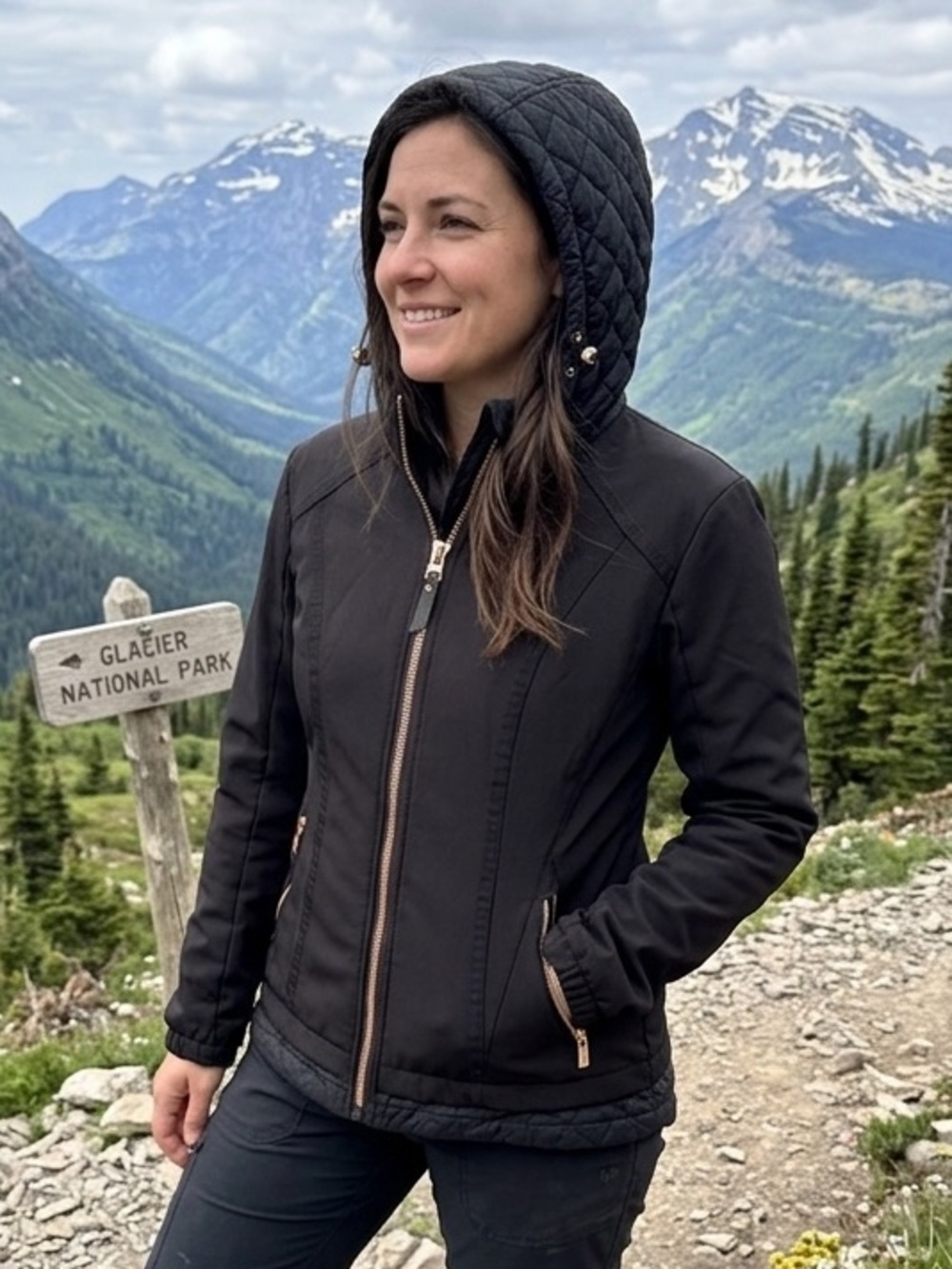 $110 Free country Embur Hybrid Softshell Jacket in black S